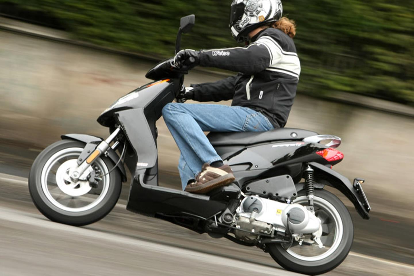 APRILIA SPORT CITY 300 (2008-2011) Motorcycle Review | MCN