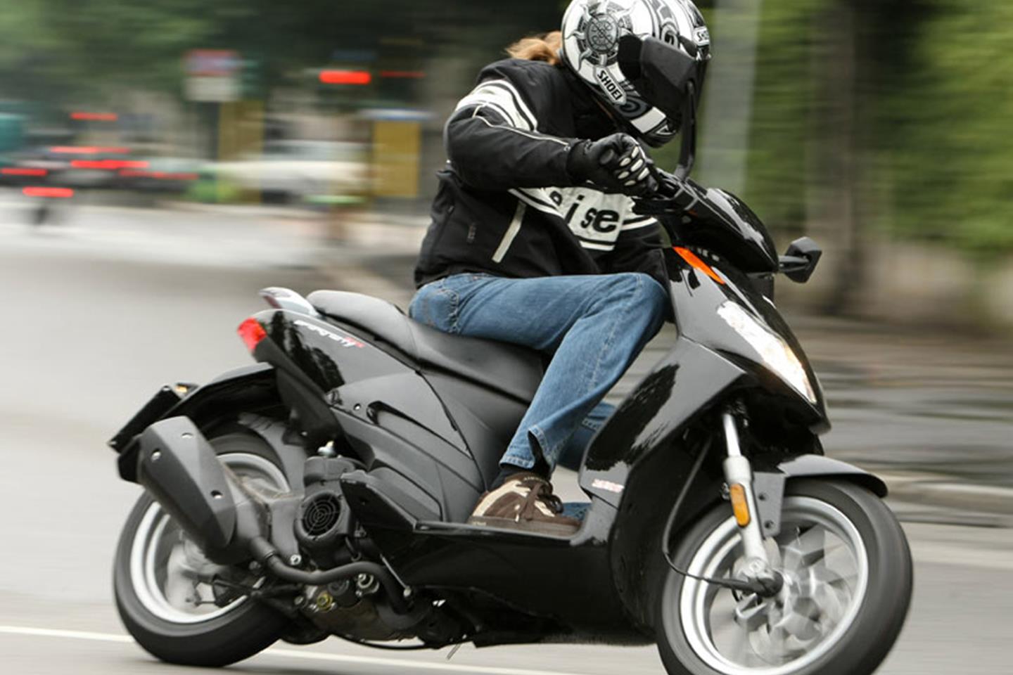 APRILIA SPORT CITY 300 (2008-2011) Motorcycle Review | MCN