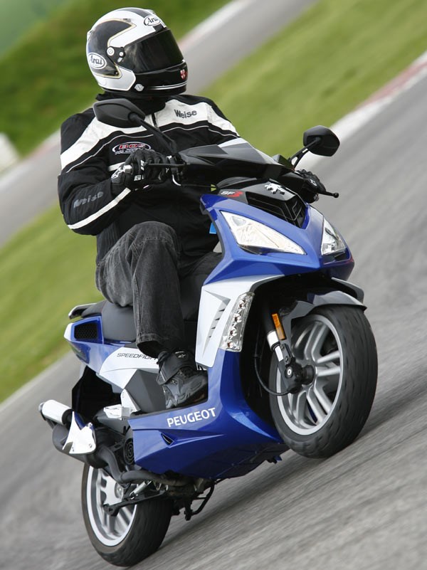 effektivt Hejse Blive PEUGEOT SPEEDFIGHT 3 50 (2009-on) Motorcycle Review | MCN