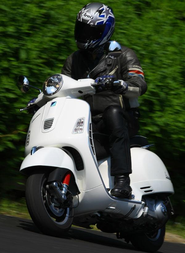 Piaggio Vespa GTS 300 (2009-2019) Review and Used Buying Guide | MCN
