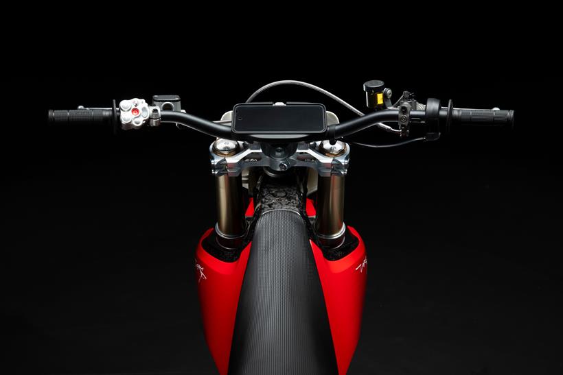 Stark Varg SM handlebar view