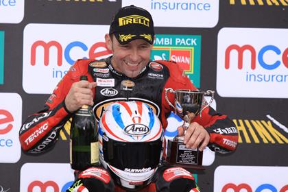 Steve Plater clinched the supersport title at Oulton Park 