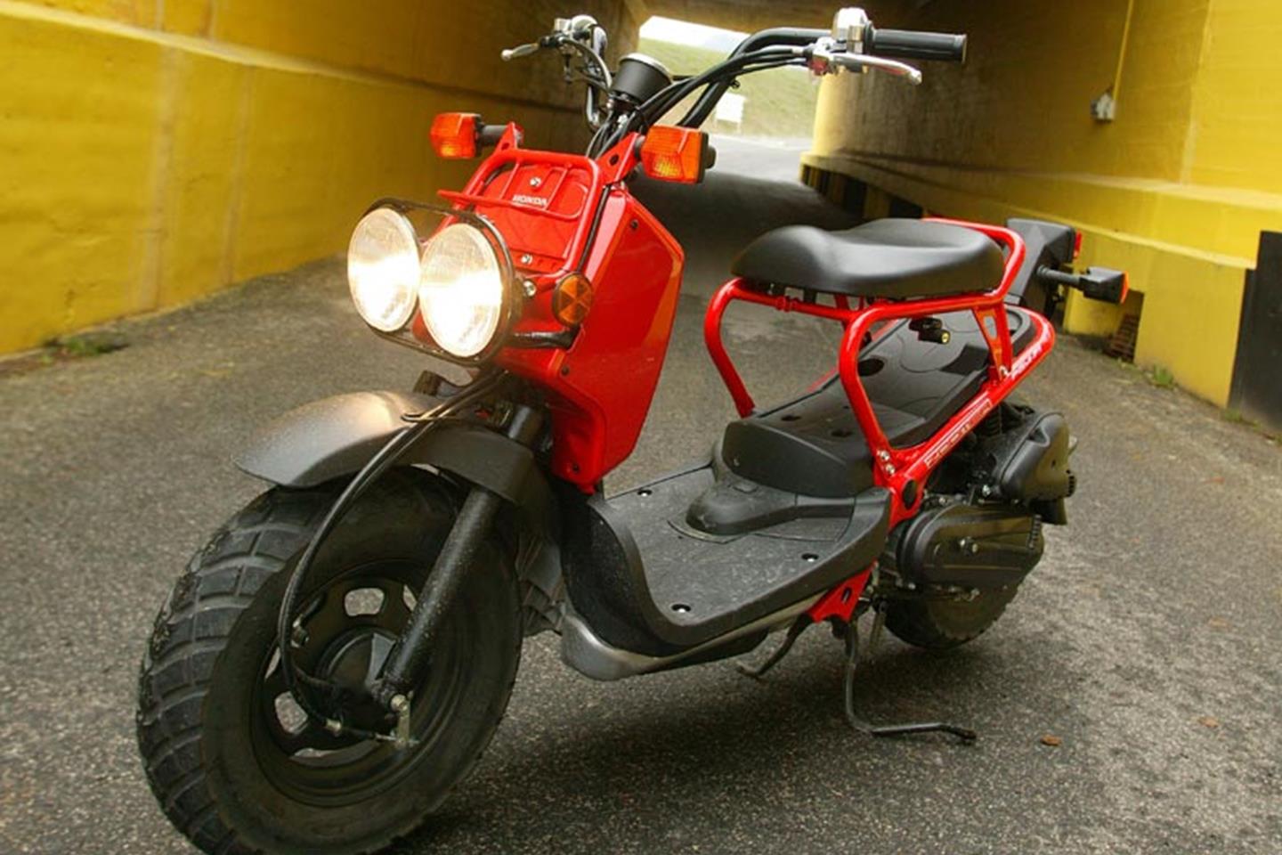 HONDA ZOOMER 50 (2005-2012) Review | Specs & Prices