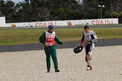 Jorge Lorenzo fell at the first corner