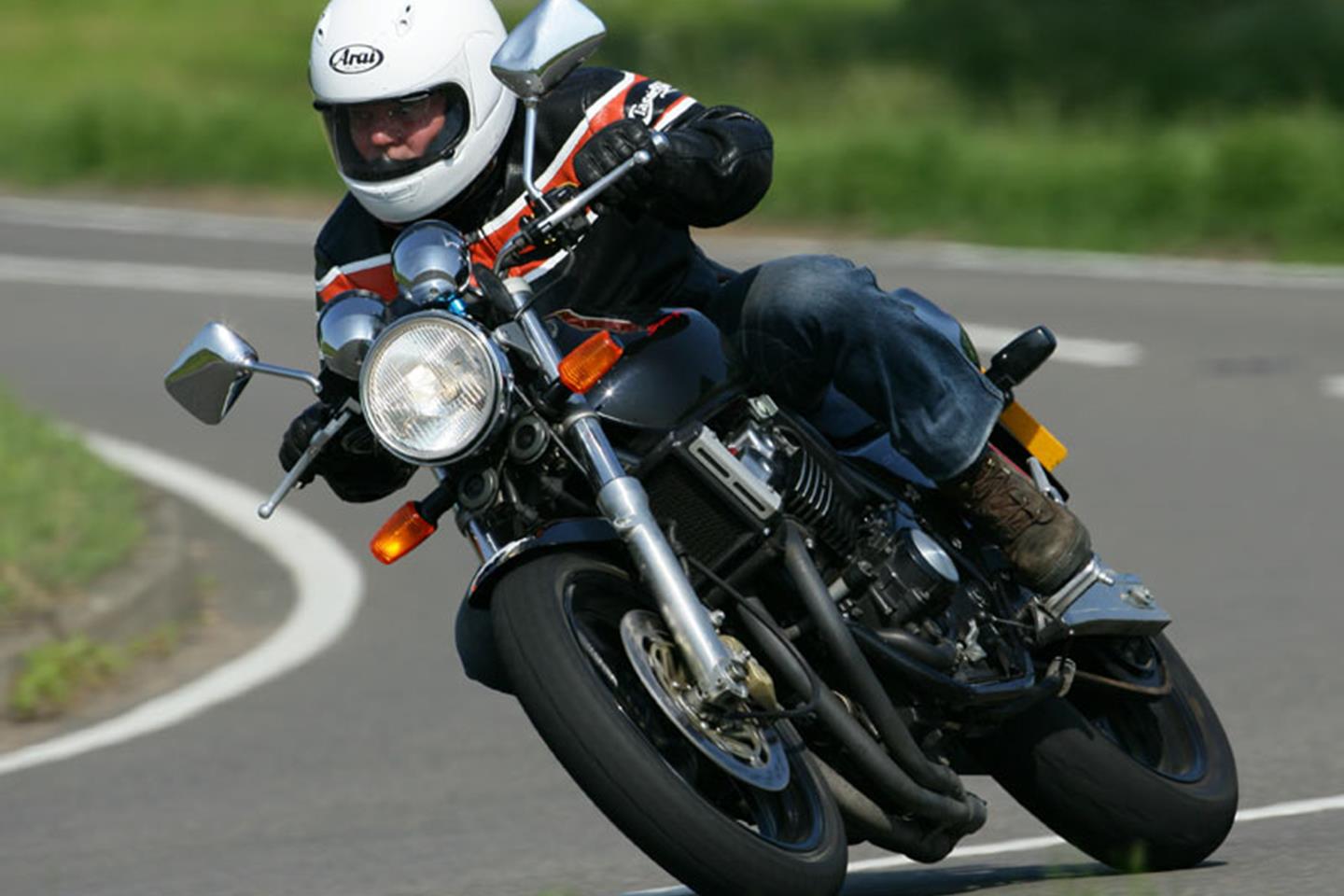 HONDA CB400 (1992-on) Review | Speed, Specs & Prices