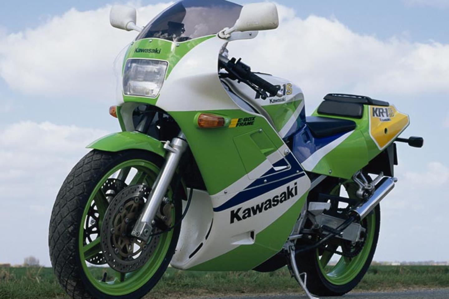 KAWASAKI KR1S (1990-1992) Review | Speed, Specs & Prices