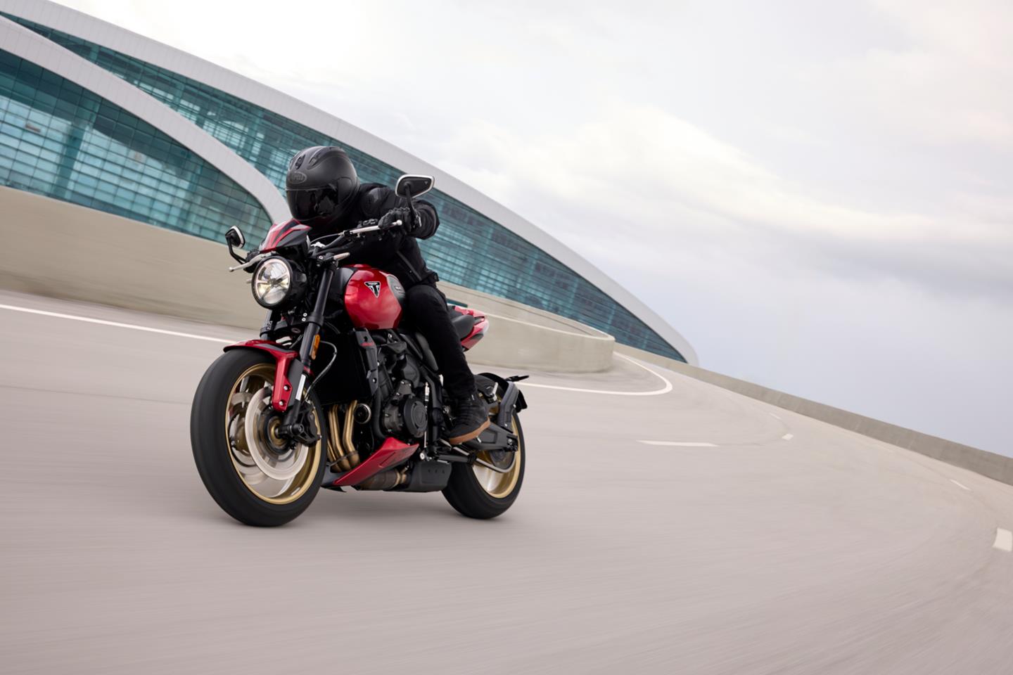 RIDE TRIDENT 25-26モデル 26cm 1週間使用 美品 Triumph launch new £9195 Trident 800 triple for 2026