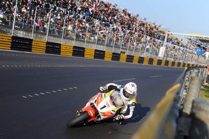 Stuart Easton on his way to victory at the Macau GP