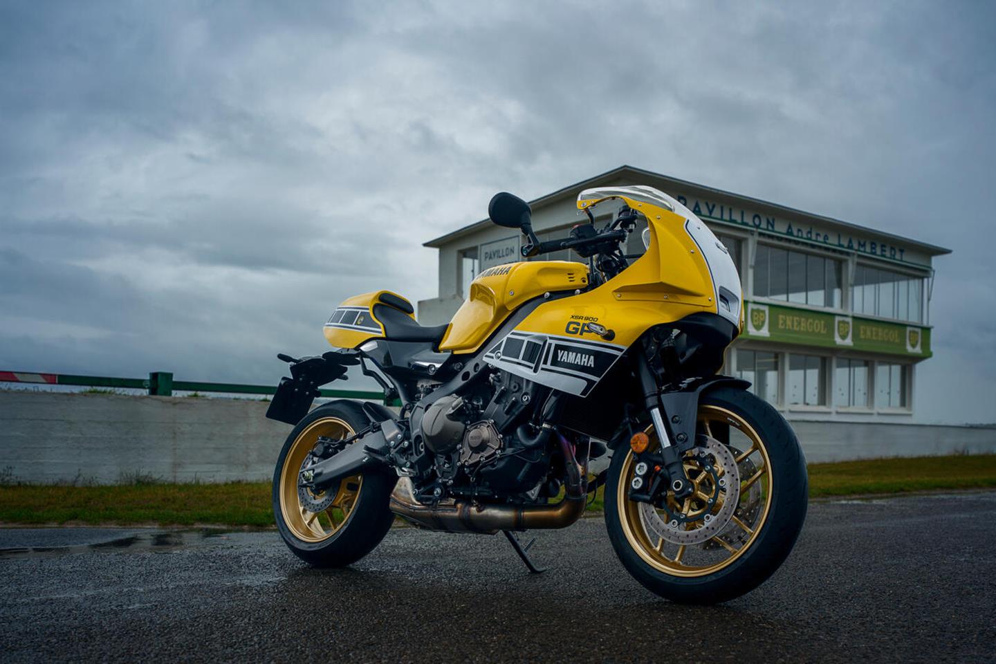 Yamaha release Kenny Roberts yellow and black XSR900 GP