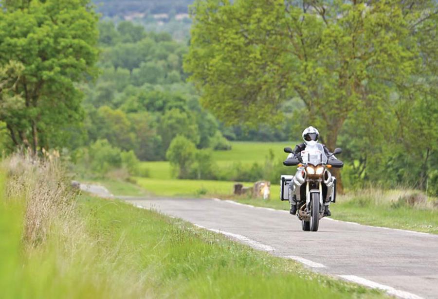 Yamaha Super Ténéré 1200 on the road