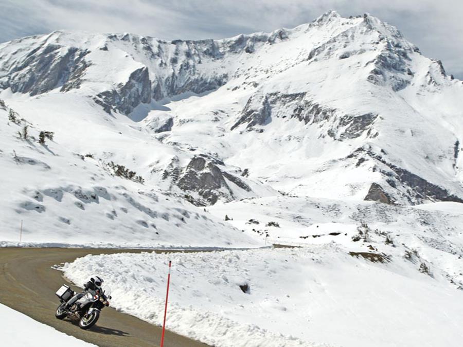 Yamaha Super Ténéré in the snow