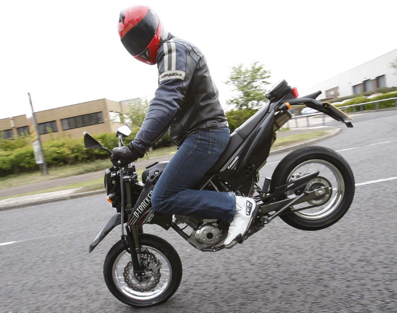 D-TRACKER 125 (2010-on) Review, Specs &