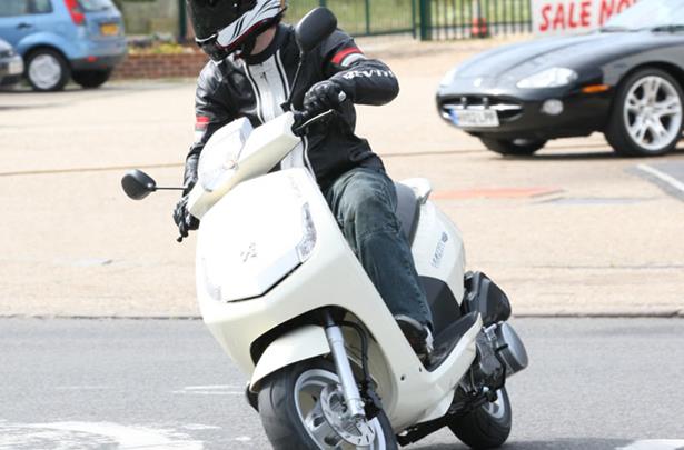PEUGEOT VIVACITY 125 (2010-on) Review, Specs & Prices