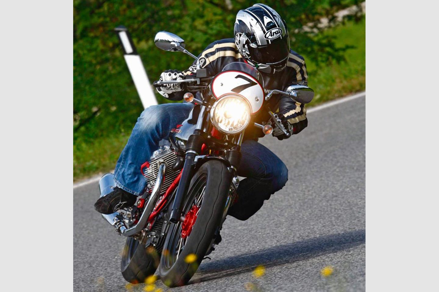 MOTO-GUZZI V7 RACER (2011-2016) Review | Specs  Prices | MCN