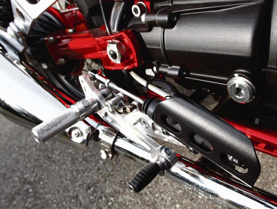 Moto Guzzi V7 Racer side detailed shot