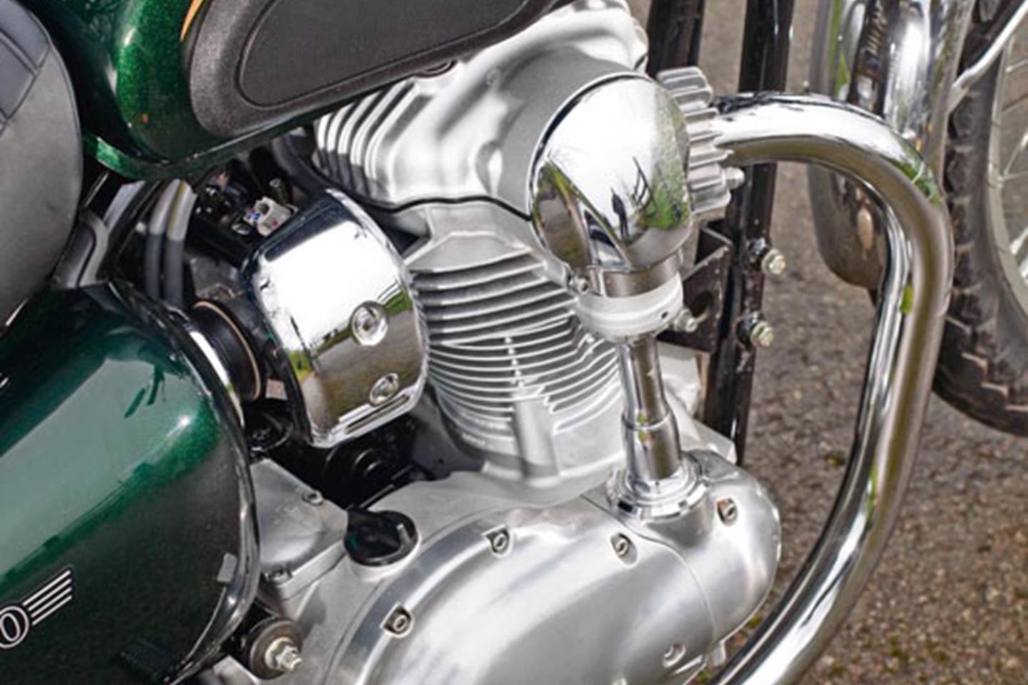 KAWASAKI W800 (2011-on) Review | Speed, Specs & Prices