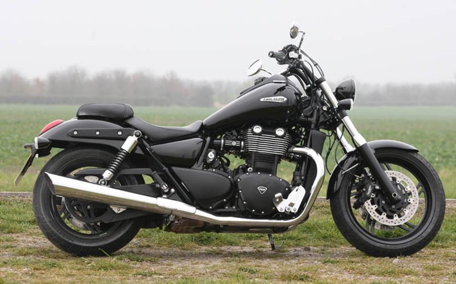 Triumph Thunderbird Storm right side