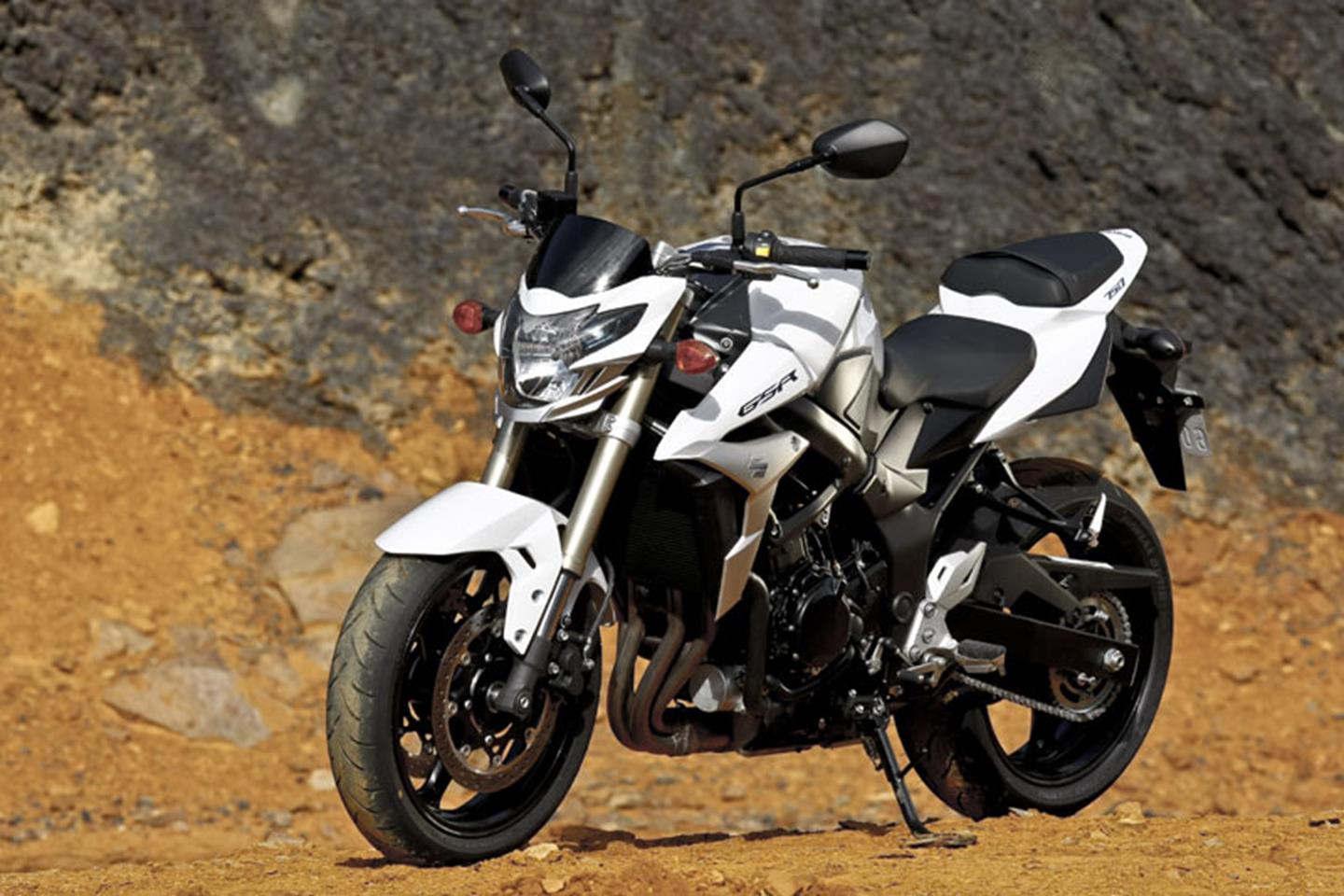 Suzuki GSR750 (2011-2018) Review | Speed, Specs & Prices