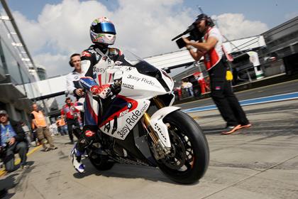 Corser will stay with BMW for 2011