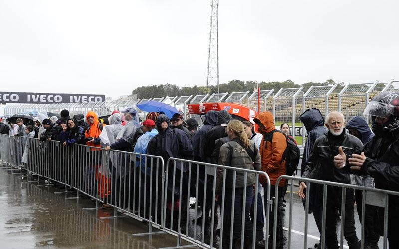 Bad weather disrupts Phillip Island practice MCN