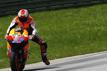 Stoner fastest on opening test day at Sepang