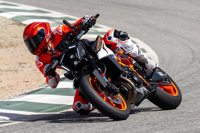 Alpinestars Supertech R7 helmet - spec and first impressions