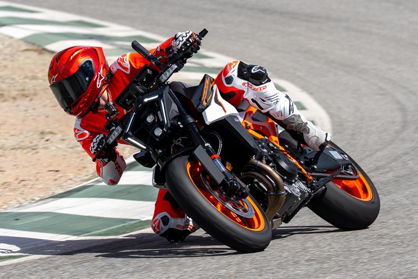 Alpinestars Supertech R7 helmet - spec and first impressions
