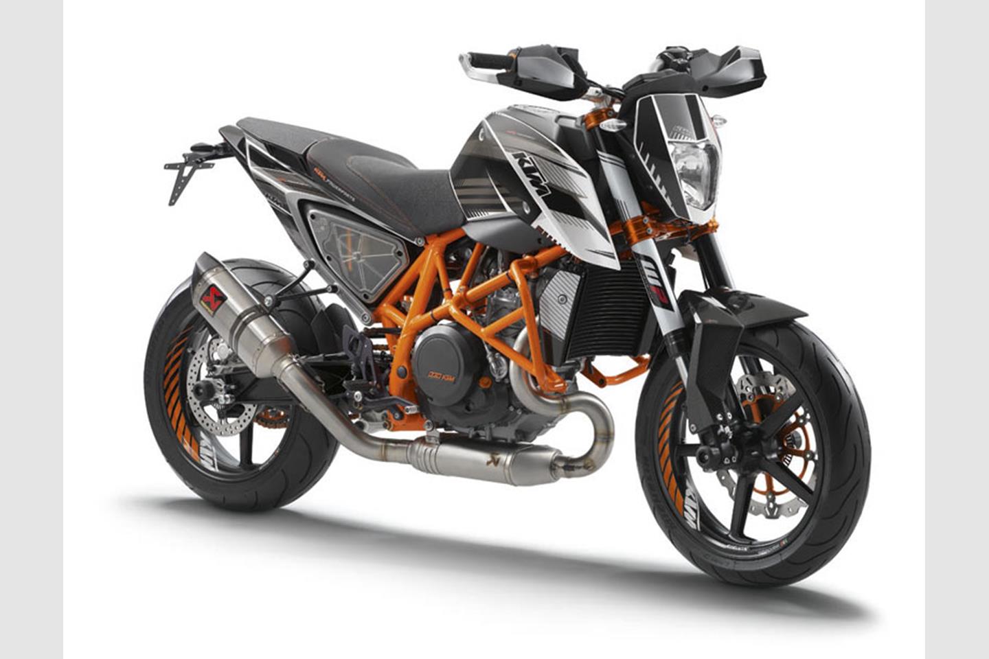 KTM 690 DUKE (2012-2015) Review | Speed, Specs  Prices | MCN