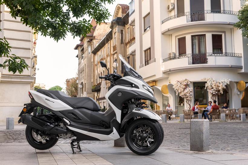 Yamaha Tricity 300 side