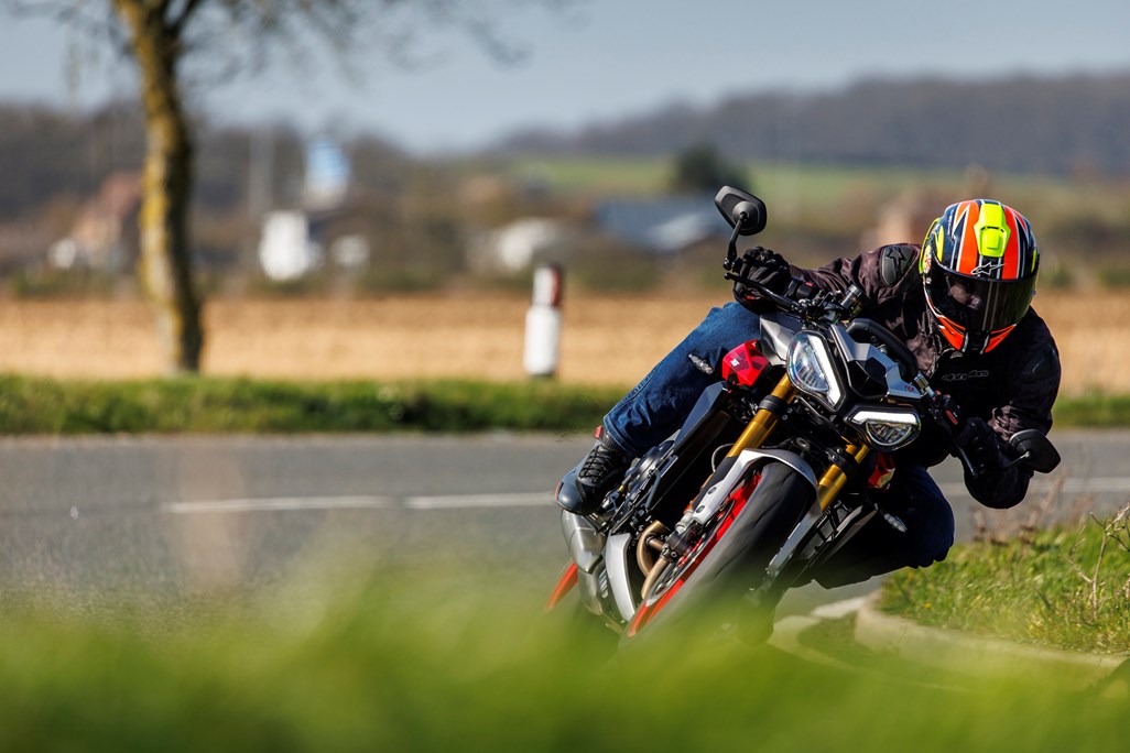 Triump 765 Rx 2026-on Triumph Street Triple 765 RX review | Crisp handling
