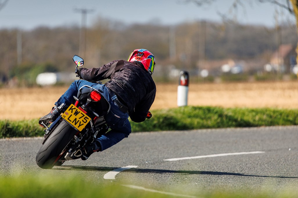 Triump 765 Rx 2026-on Triumph Street Triple 765 RX review | Crisp handling