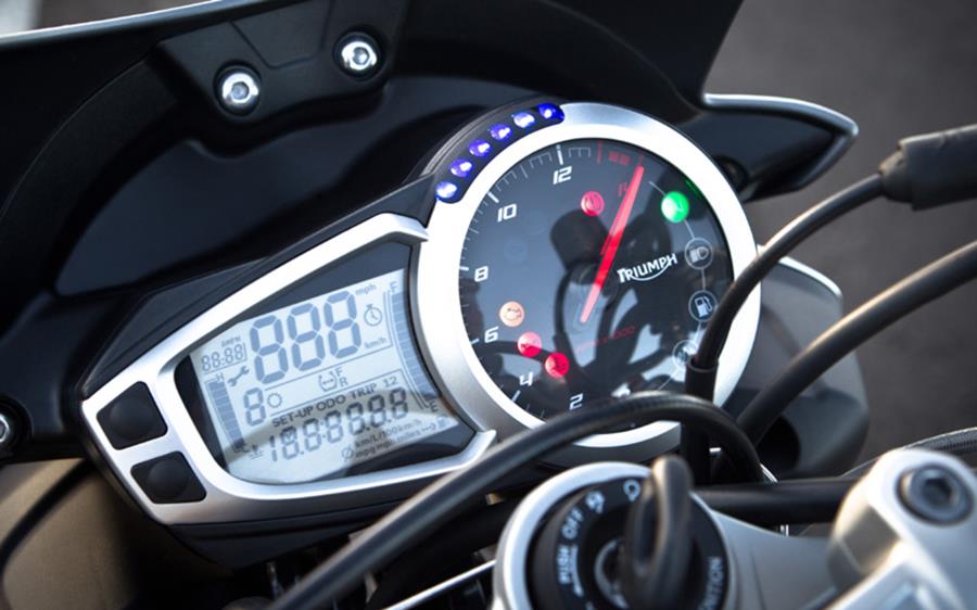 Triumph Street Triple R clocks