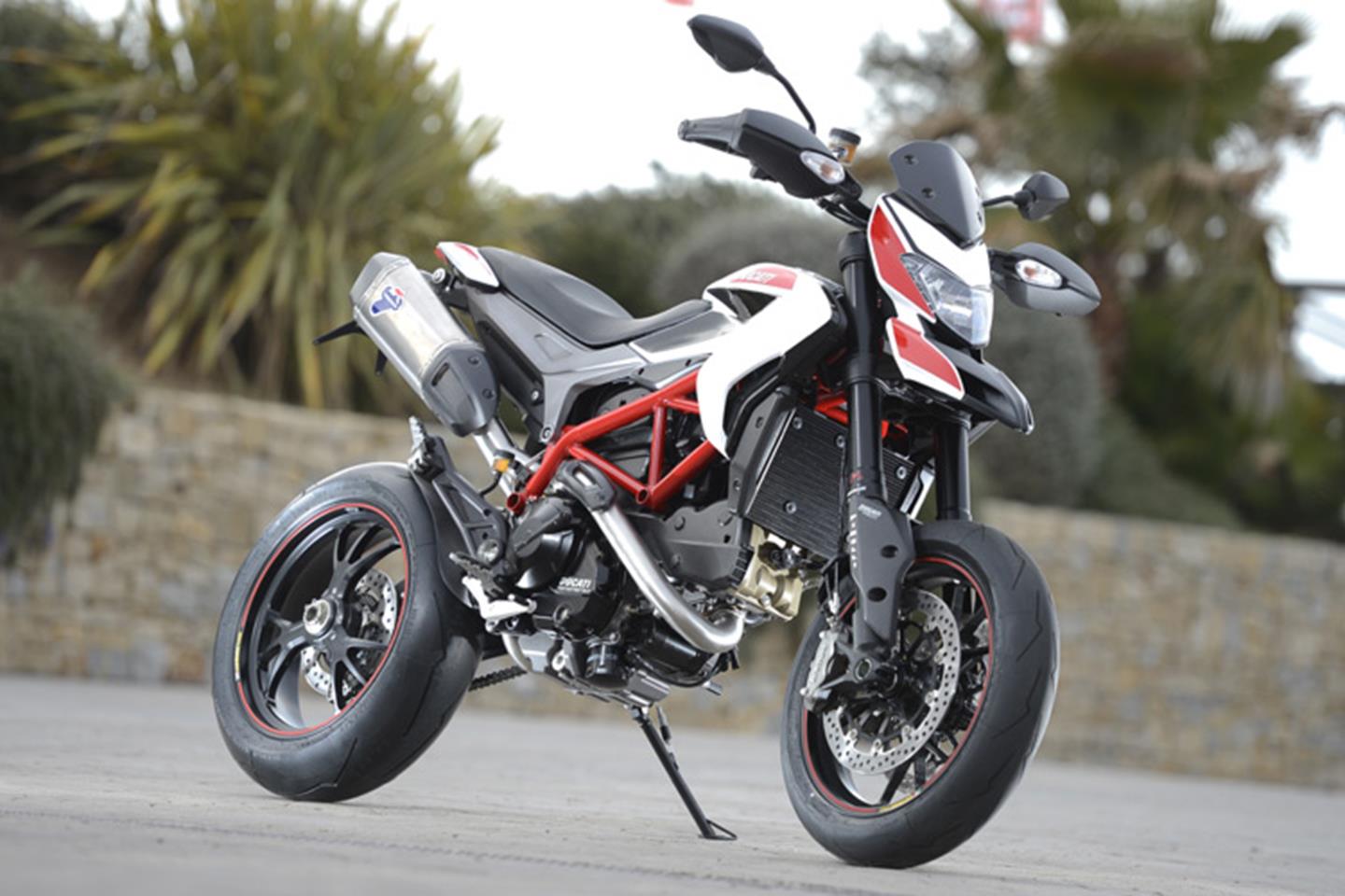 DUCATI HYPERMOTARD 821 2013 on Review Specs Prices