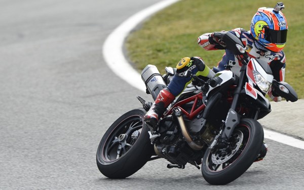 DUCATI HYPERMOTARD 821 (2013-on) Review, Specs & Prices