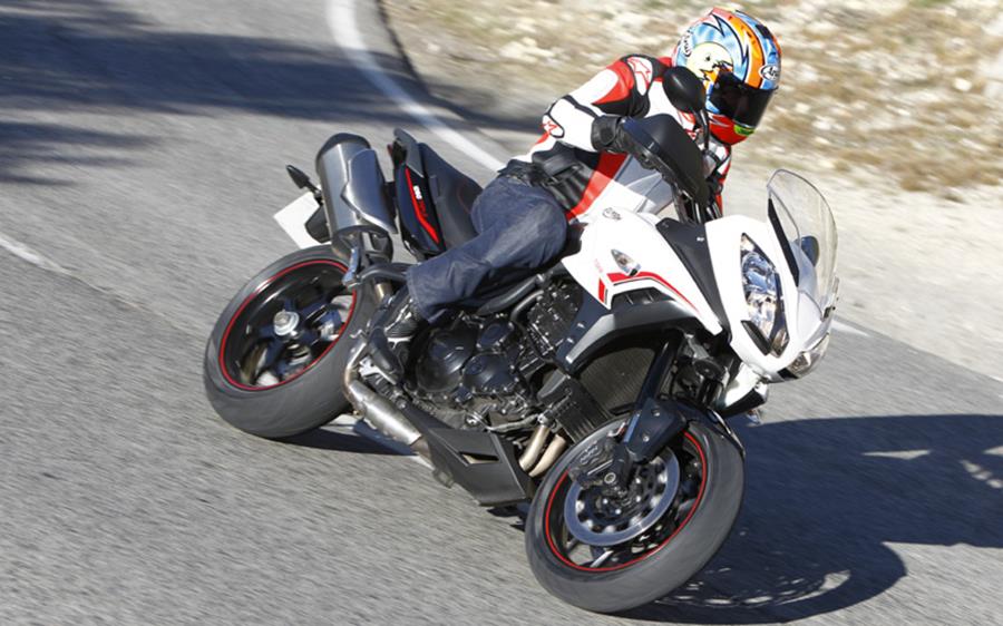 Triumph Tiger 1050 Sport has Nissan radial brakes and Showa suspension