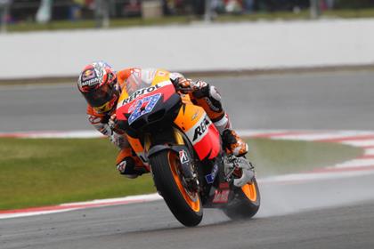 Casey Stoner shivers to commanding win at Silverstone