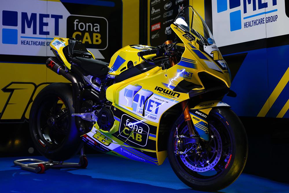 BSB: Andrew Irwin launches his MET fonaCAB Racing Ducati team ahead of ...