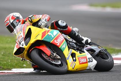 Tommy Hill takes pole at rain soaked Knockhill