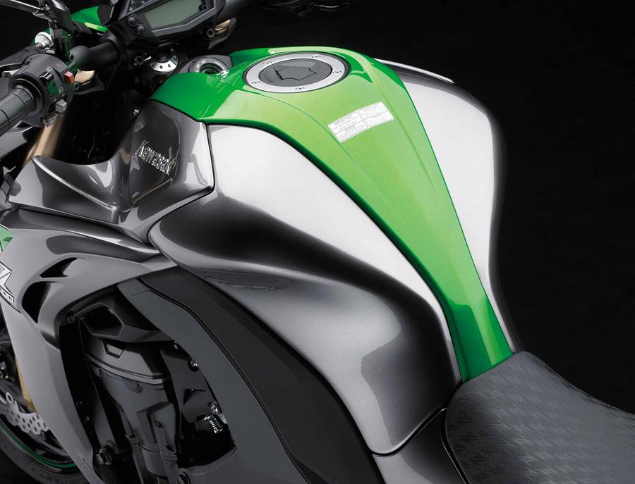 Kawasaki Z1000 fuel tank