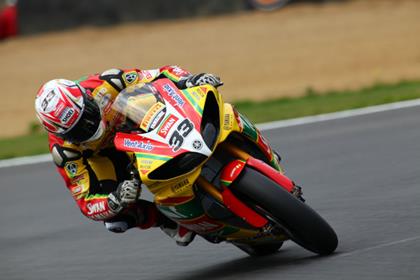 Hill dominates final race of weekend at Brands