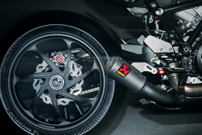 KTM 1390 Super Duke RR Track rear wheel and exhaust
