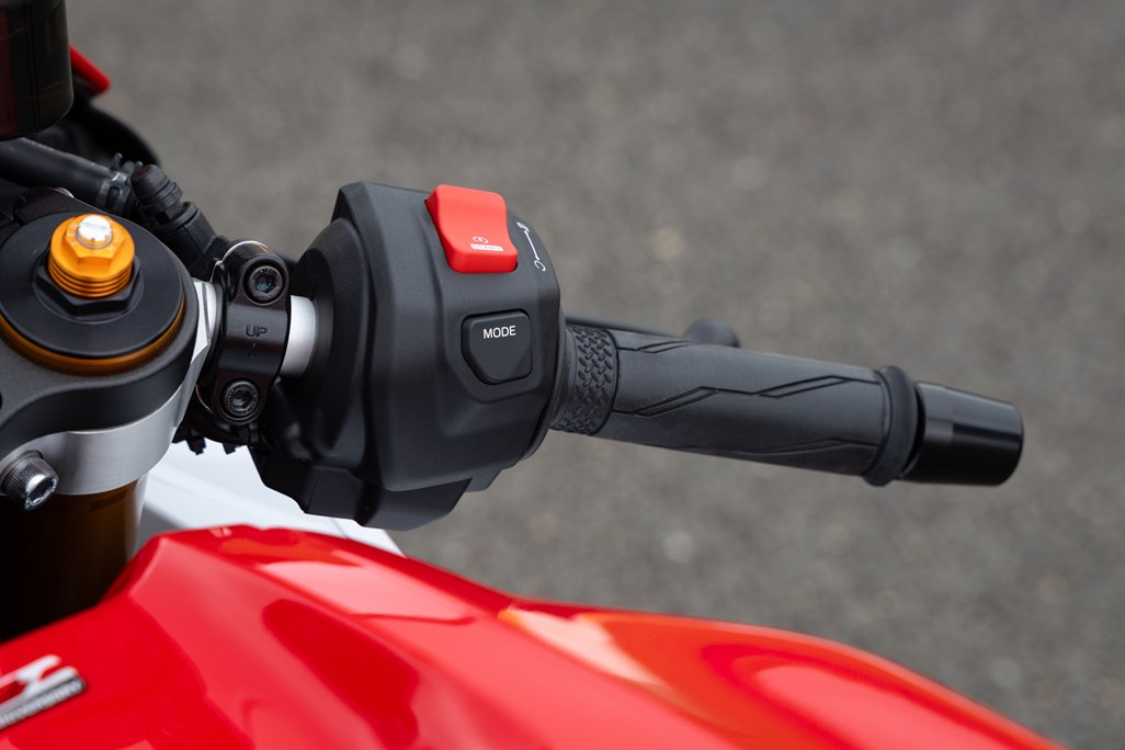 2026-on Yamaha R7 review | Tweaked, refined and upgraded