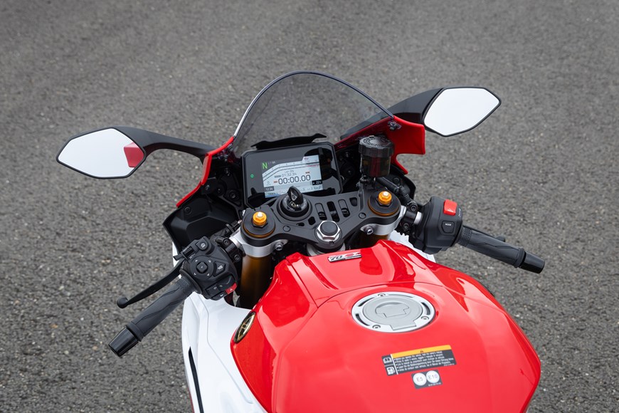 Yamaha R7 Modify Riding Position 2026-on Yamaha R7 review | Tweaked, refined and upgraded