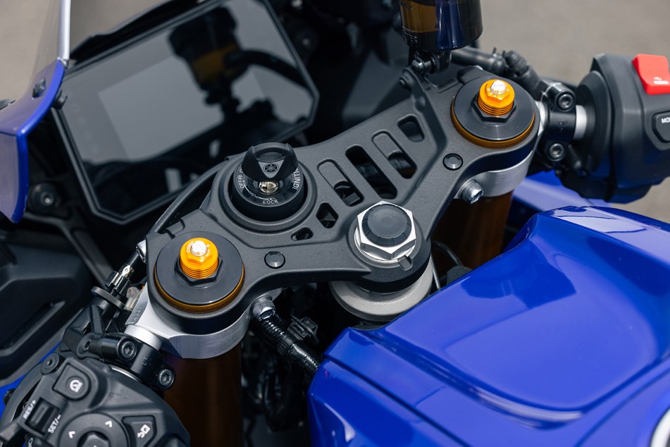 Yamaha R7 Modify Riding Position 2026-on Yamaha R7 review | Tweaked, refined and upgraded
