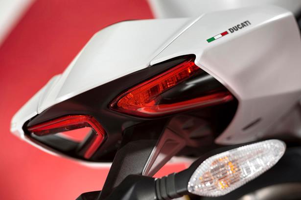 DUCATI 899 PANIGALE (2013-2016) Review | Specs & Prices