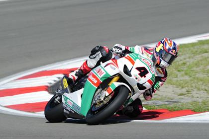 Rea re-signs for Castrol Honda