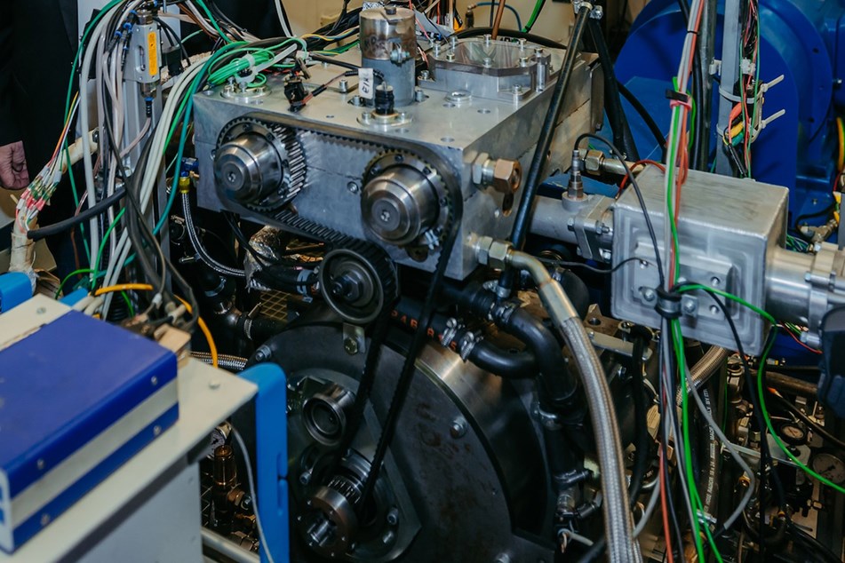 Hydrogen 'loop' combustion engine hits 60% efficiency
