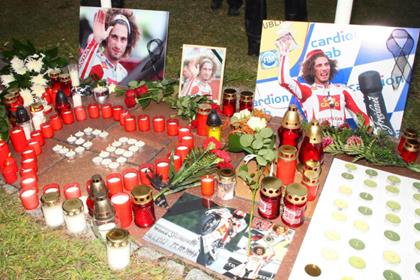 1500 fans attend Marco Simoncelli tribute in Brno 