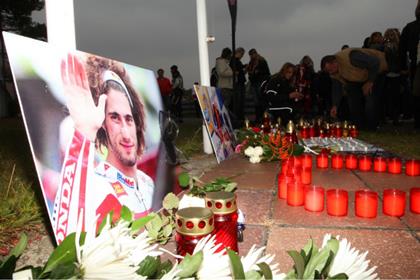 1500 fans attend Marco Simoncelli tribute in Brno 