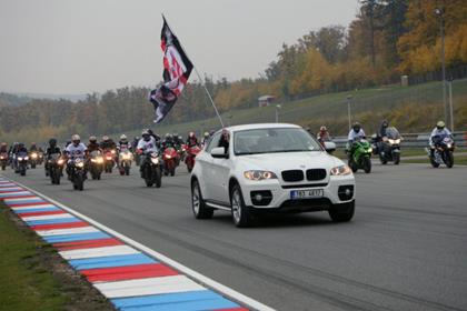 1500 fans attend Marco Simoncelli tribute in Brno 